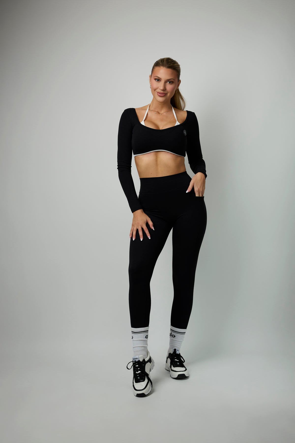 AURA SET – Black & Navy Bra + Leggings Set with White Trim